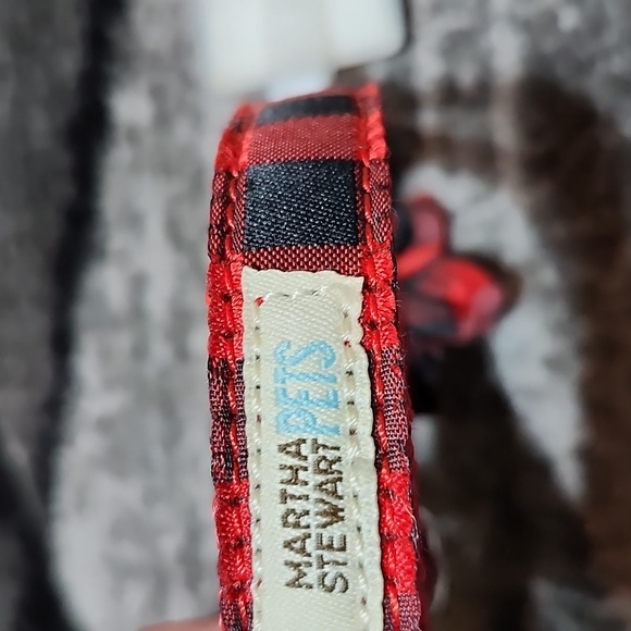 MARTHA STEWART PETS  FLOWER RED  & BLACK PLAID FASHION COLLAR 15" SMALL - Picture 6 of 11